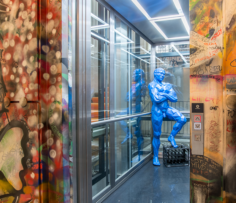 blue sculpture - Rooms